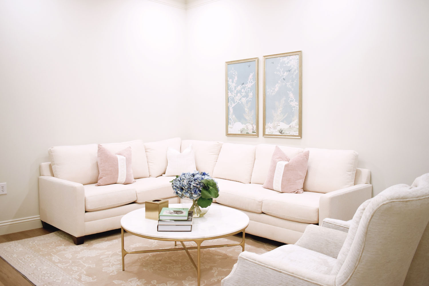 4-gg-bridal-gowns-walters-collective-texas-home-gallery-slider-image-july2025-07-wedding-dressing-room-gardenia