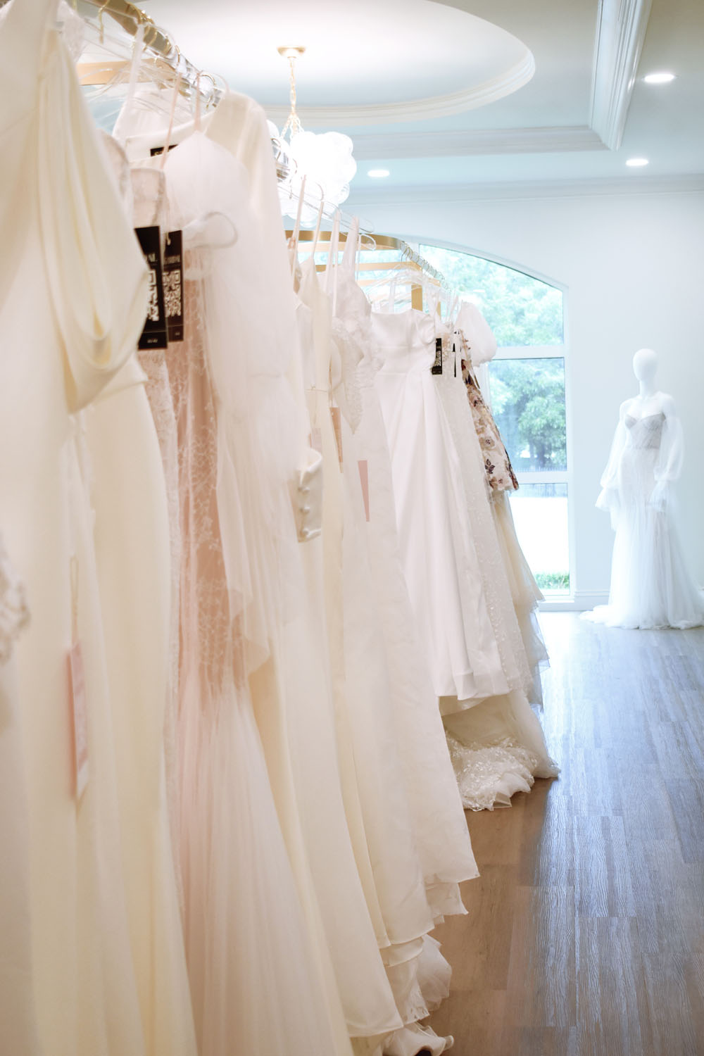 4-gg-bridal-gowns-walters-collective-texas-home-gallery-slider-image-july2025-08-wedding-dress-display
